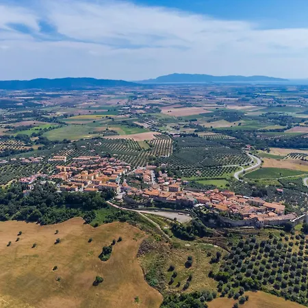 Caduceo By Interhome Villa Magliano in Toscana
